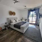 Duplex Penthouse Casa M3 Walking Distance Puerto Banus Apartamento