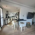 Duplex Penthouse Casa M3 Walking Distance Puerto Banus דירה מארבלה