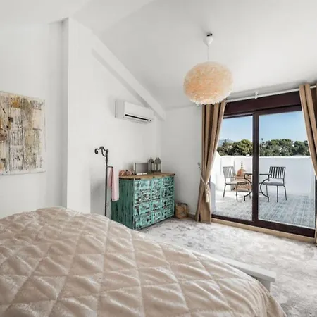 아파트 Duplex Penthouse Casa M3 Walking Distance Puerto Banus 마르베야