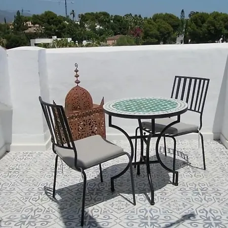 Duplex Penthouse Casa M3 Walking Distance Puerto Banus 马尔韦利亚