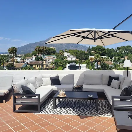 Duplex Penthouse Casa M3 Walking Distance Puerto Banus *