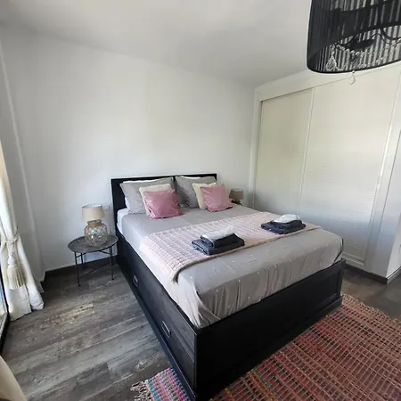 Duplex Penthouse Casa M3 Walking Distance Puerto Banus 马尔韦利亚