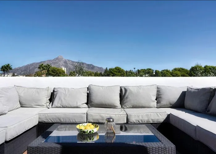 Duplex Penthouse Casa M3 Walking Distance Puerto Banus Marbella