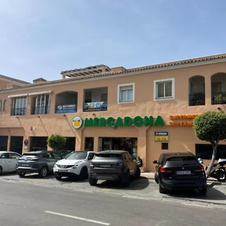 Duplex Penthouse Casa M3 Walking Distance Puerto Banus ماربيا