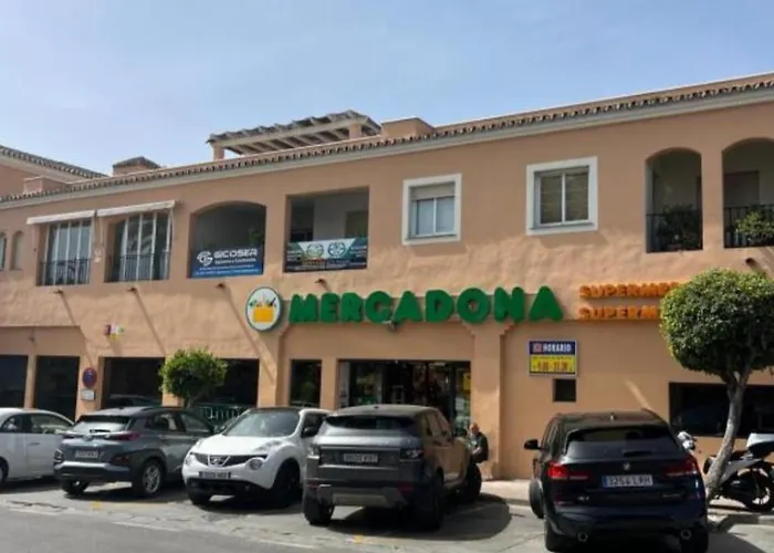 Duplex Penthouse Casa M3 Walking Distance Puerto Banus ماربيا