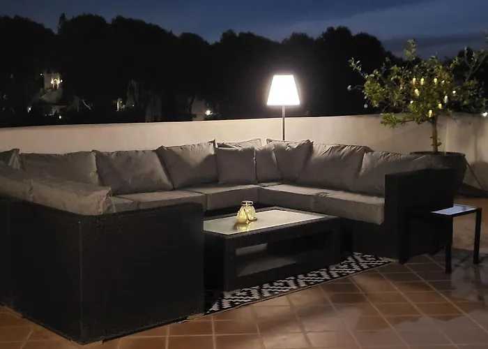 Duplex Penthouse Casa M3 Walking Distance Puerto Banus מארבלה