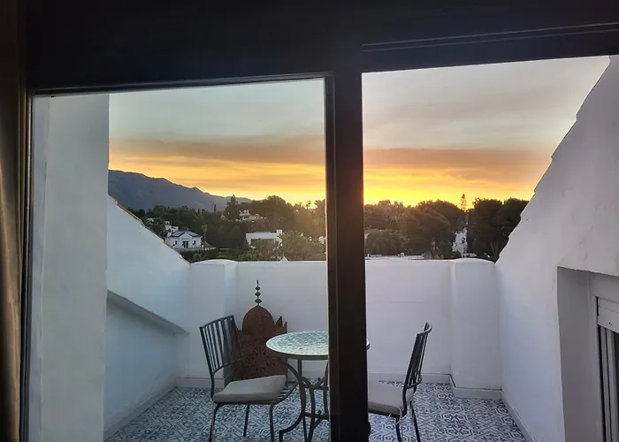 Duplex Penthouse Casa M3 Walking Distance Puerto Banus דירה מארבלה