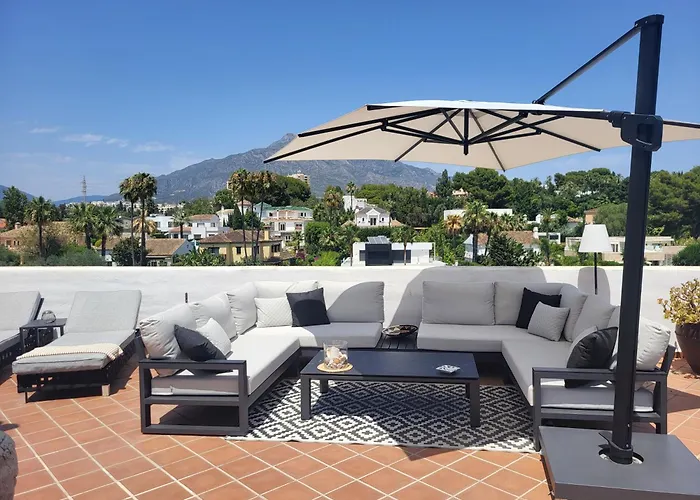 Duplex Penthouse Casa M3 Walking Distance Puerto Banus *