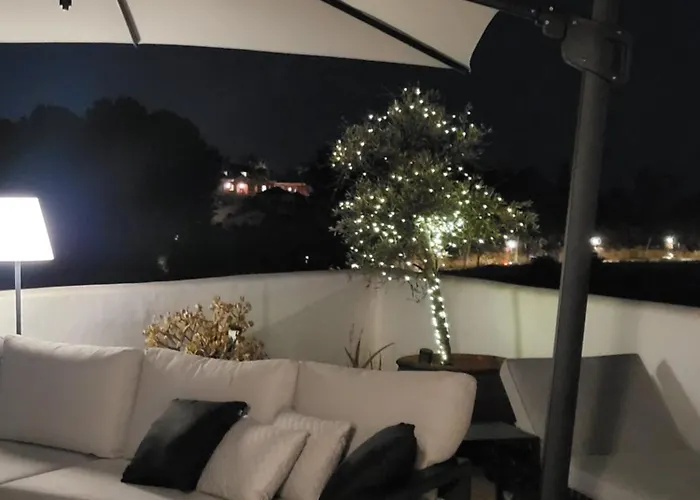 Duplex Penthouse Casa M3 Walking Distance Puerto Banus דירה מארבלה